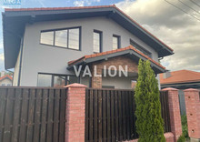 Продаж дома, 2 поверху, 182 кв.м, 5 кімнат, ділянка 8 соток