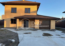 Продаж дома, 2 поверху, 200 кв.м, 5 кімнат, ділянка 10 соток