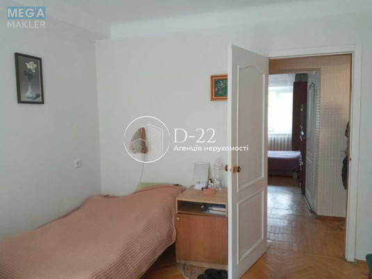 Продаж 3 кімнатної квартири (63/41/8), 4 пов. 8 пов. будинку, <a class="location-link" href="/kiev/" title="Недвижимость Київ">Київ</a>, <a class="location-link" href="/kiev/pecherskij/" title="Недвижимость Печерський район">Печерський р-н</a>, Новогоспітальна вулиця, 5 (изображение 1)
