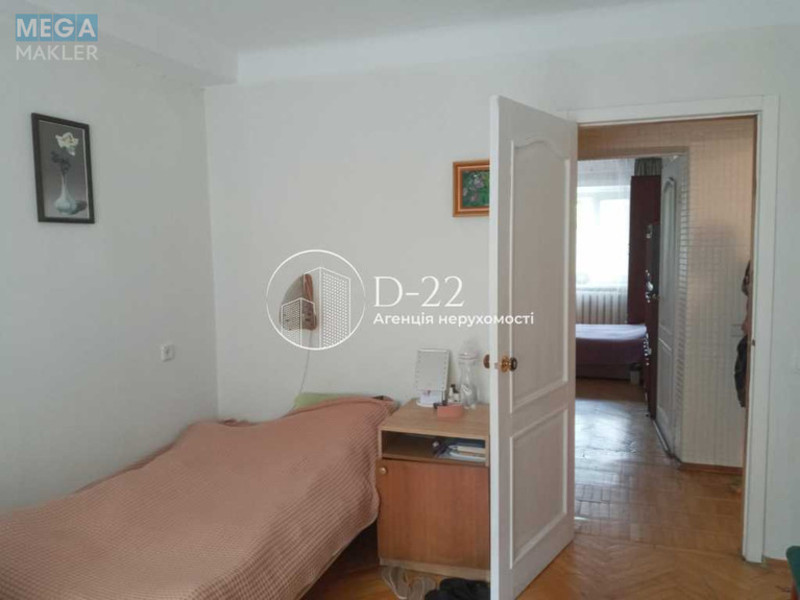 Продаж 3 кімнатної квартири (63/41/8), 4 пов. 8 пов. будинку, <a class="location-link" href="/kiev/" title="Недвижимость Київ">Київ</a>, <a class="location-link" href="/kiev/pecherskij/" title="Недвижимость Печерський район">Печерський р-н</a>, Новогоспітальна вулиця, 5 (изображение 1)