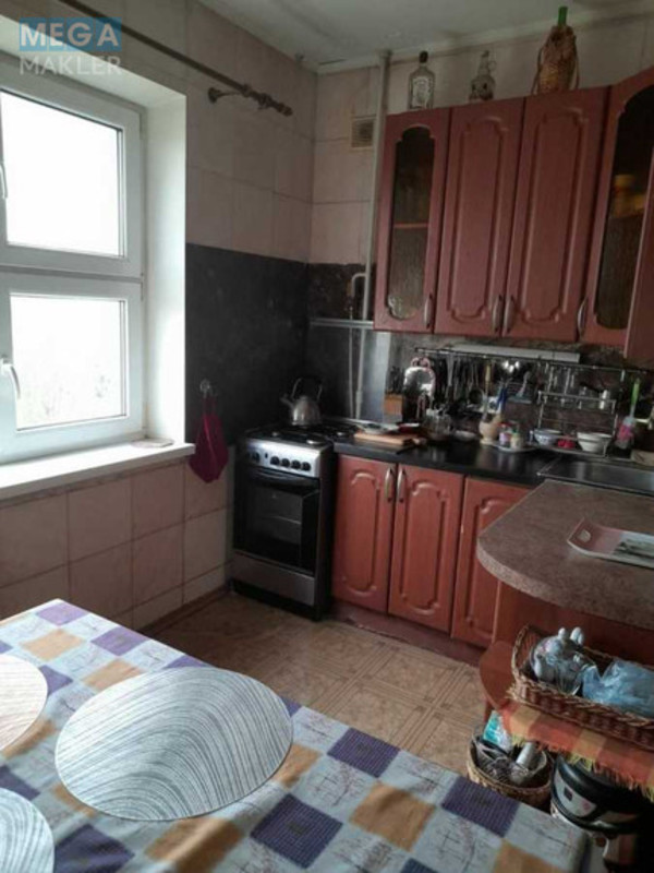 Оренда 3 кімнатної квартири, <a class="location-link" href="/kiev/" title="Недвижимость Київ">Київ</a>, <a class="location-link" href="/kiev/obolonskij/" title="Недвижимость Оболонський район">Оболонський р-н</a>, Приозерна вул., 10г (изображение 1)