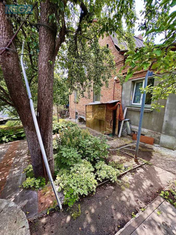 Продаж дома, 2 поверху, 117 кв.м, 4 кімнати, ділянка 3 сотки, <a class="location-link" href="/kiev/" title="Недвижимость Київ">Київ</a>, <a class="location-link" href="/kiev/podolskij/" title="Недвижимость Подільський район">Подільський р-н</a>, Жашківська вул., 1 (изображение 1)