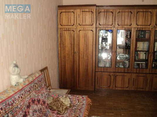 Оренда кімнати (підселення), <a class="location-link" href="/kiev/" title="Недвижимость Київ">Київ</a>, <a class="location-link" href="/kiev/dneprovskij/" title="Недвижимость Дніпровський район">Дніпровський р-н</a>, Челябинская ул., 15 (изображение 1)