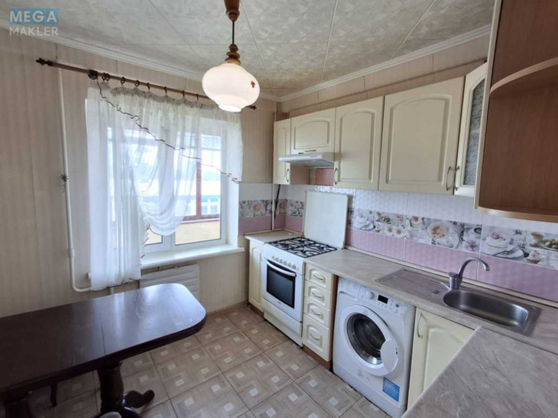 Продаж 3 кімнатної квартири (73/48/8), 8 пов. 9 пов. будинку, <a class="location-link" href="/kiev/" title="Недвижимость Київ">Київ</a>, <a class="location-link" href="/kiev/dneprovskij/" title="Недвижимость Дніпровський район">Дніпровський р-н</a>, Челябінська вул., 1 (изображение 1)