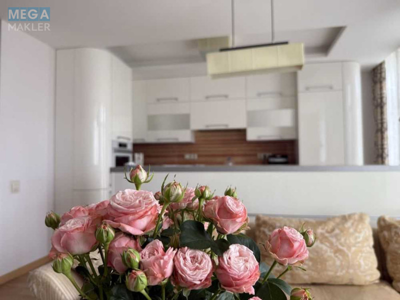 Продаж 4 кімнатної квартири (130/81/30), 12 пов. 13 пов. будинку, <a class="location-link" href="/kiev/" title="Недвижимость Київ">Київ</a>, <a class="location-link" href="/kiev/oktyabrskij/" title="Недвижимость Новобаварский (Октябрьский) район">Новобаварский (Октябрьский) р-н</a>, Регенераторна вул., 3 (изображение 1)