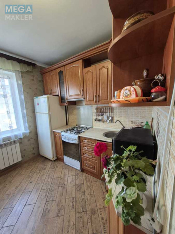 Продаж 4 кімнатної квартири (85/55/9), 8 пов. 9 пов. будинку, <a class="location-link" href="/chernigov/" title="Недвижимость Чернігів">Чернігів</a>, <a class="location-link" href="/chernigov/desnyanskij/" title="Недвижимость Деснянський район">Деснянський р-н</a>, Коваленко Володимира, 146 (изображение 1)