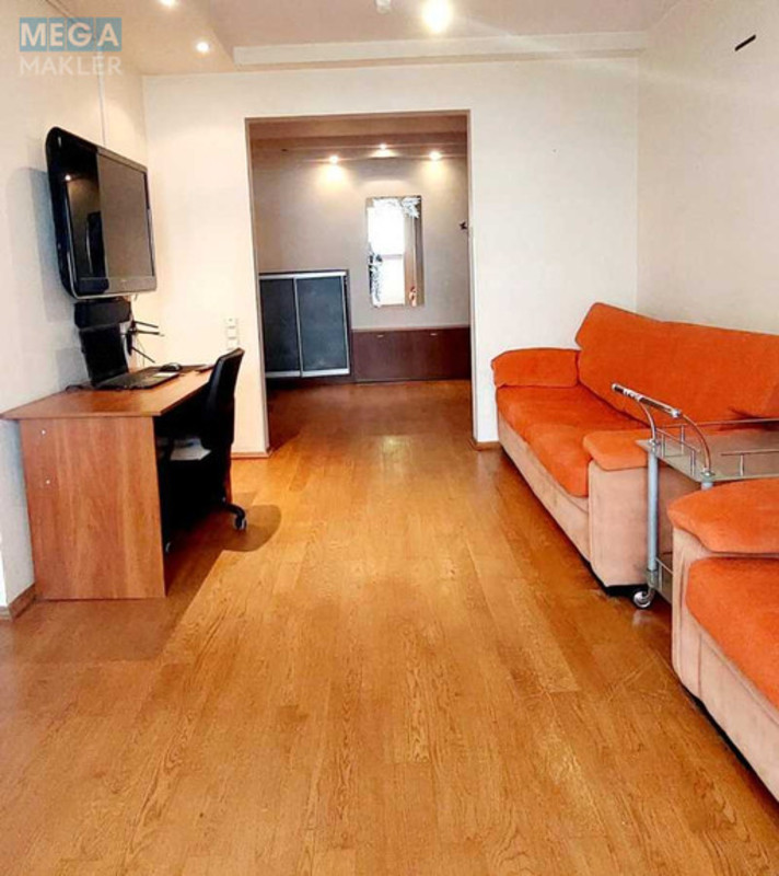 Продаж 3 кімнатної квартири (87/47/20), 3 пов. 16 пов. будинку, <a class="location-link" href="/kiev/" title="Недвижимость Київ">Київ</a>, <a class="location-link" href="/kiev/darnickij/" title="Недвижимость Дарницький район">Дарницький р-н</a>, Урловская ул., 9 (изображение 1)
