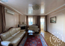 Продаж 3 кімнатної квартири (141/?/17), 20 пов. 21 пов. будинку
