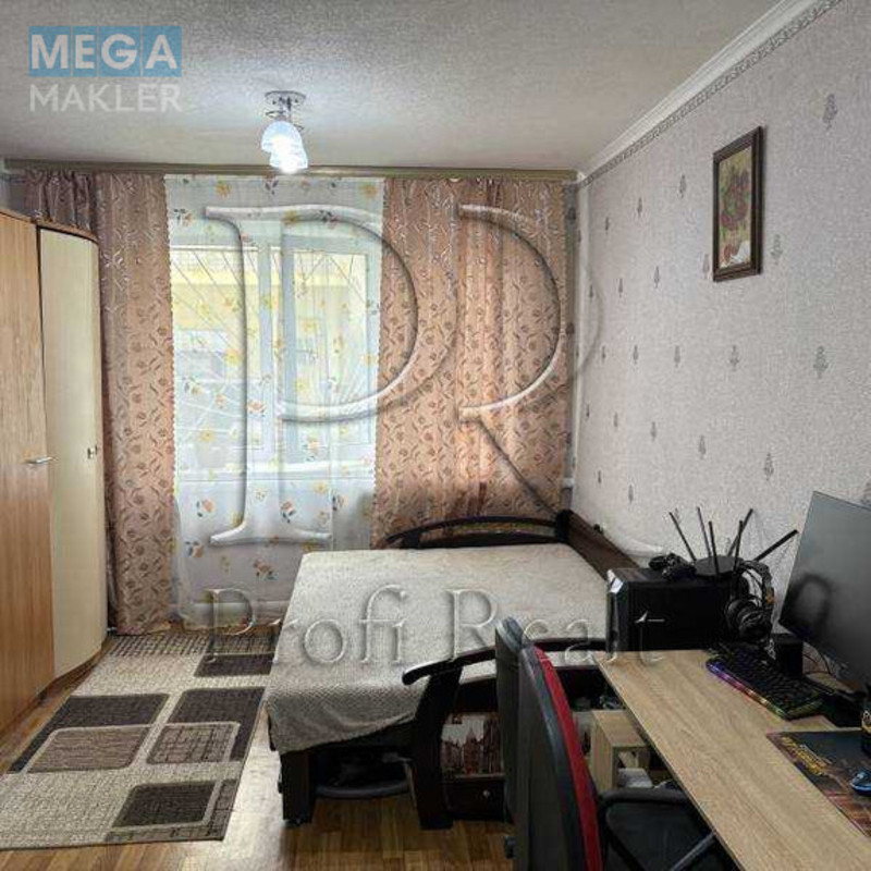 Продаж 1 кімнатної квартири (30/18/10), 1 пов. 5 пов. будинку, <a class="location-link" href="/kiev/" title="Недвижимость Київ">Київ</a>, <a class="location-link" href="/kiev/shevchenkovskij/" title="Недвижимость Шевченківський район">Шевченківський р-н</a>, Олександрівська вулиця, 12/14 (изображение 1)