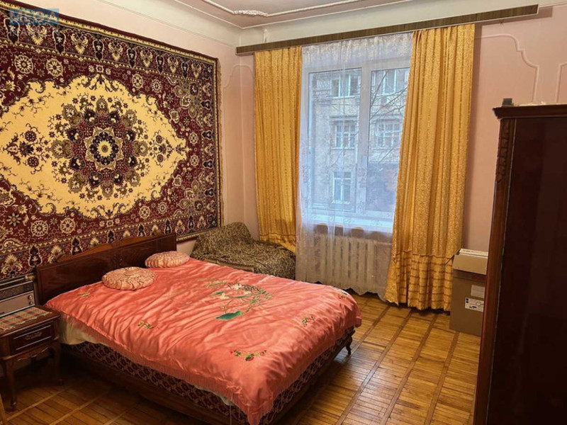 Продаж 2 кімнатної квартири (54/33/7), 2 пов. 5 пов. будинку, <a class="location-link" href="/kiev/" title="Недвижимость Київ">Київ</a>, <a class="location-link" href="/kiev/pecherskij/" title="Недвижимость Печерський район">Печерський р-н</a>, Глазунова вул., 3 (изображение 1)
