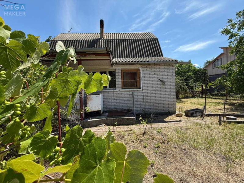 Продаж дома, 2 поверху, 80 кв.м, 3 кімнати, ділянка 5,85 соток, <a class="location-link" href="/kiev/" title="Недвижимость Київ">Київ</a>, <a class="location-link" href="/kiev/goloseevskij/" title="Недвижимость Голосіївський район">Голосіївський р-н</a>, 1-ая Островная ул., 117 (изображение 1)