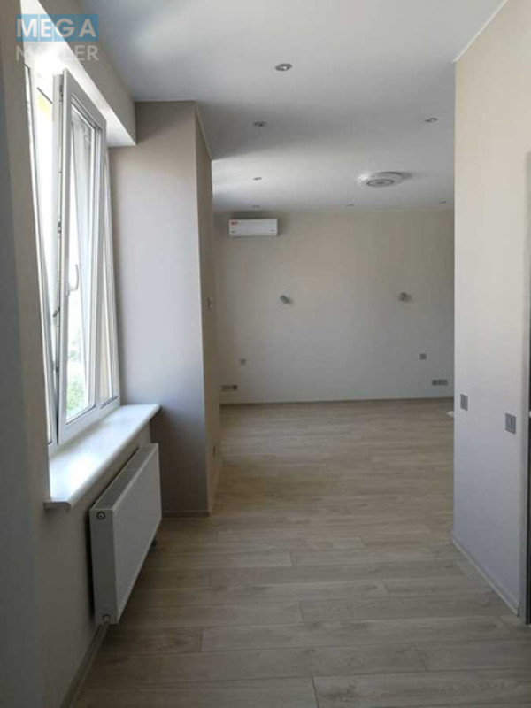 Продаж комерційної нерухомості, 30 кв.м, <a class="location-link" href="/kiev/" title="Недвижимость Київ">Київ</a>, <a class="location-link" href="/kiev/pecherskij/" title="Недвижимость Печерський район">Печерський р-н</a>, Євгена Коновальця вул., 36е (изображение 1)
