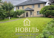Продаж дома, 2 поверху, 389 кв.м, 6 кімнат, ділянка 9 соток