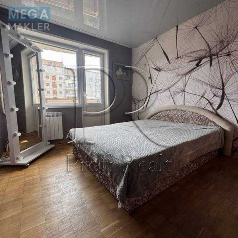 Продаж 2 кімнатної квартири (45/26/8), 11 пов. 16 пов. будинку, <a class="location-link" href="/kiev/" title="Недвижимость Київ">Київ</a>, <a class="location-link" href="/kiev/goloseevskij/" title="Недвижимость Голосіївський район">Голосіївський р-н</a>, Деміївська вулиця, 45 (изображение 1)