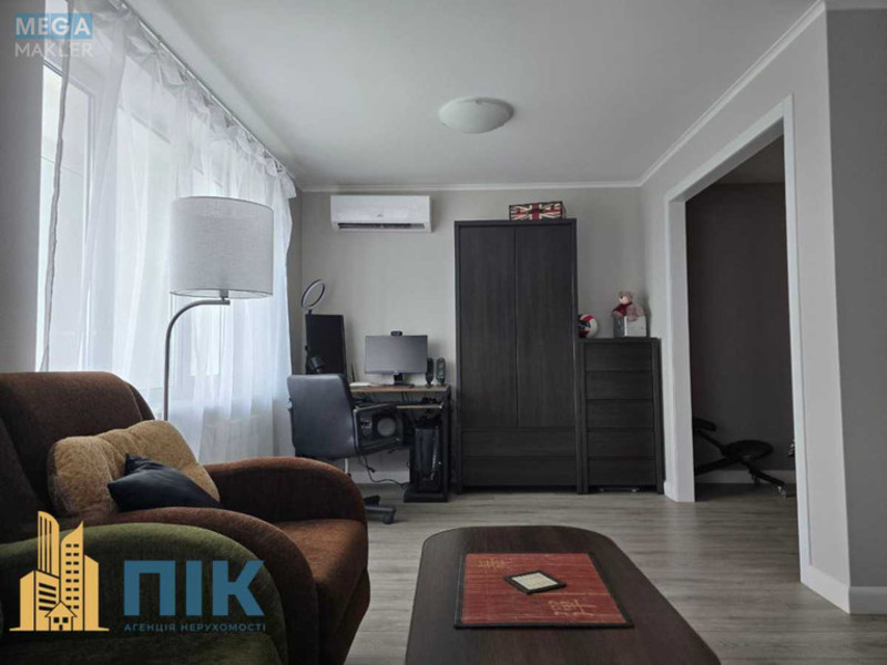Продаж 1 кімнатної квартири (40/18/8), 8 пов. 9 пов. будинку, <a class="location-link" href="/kiev/" title="Недвижимость Київ">Київ</a>, <a class="location-link" href="/kiev/goloseevskij/" title="Недвижимость Голосіївський район">Голосіївський р-н</a>, Жилянская ул., 72 (изображение 1)