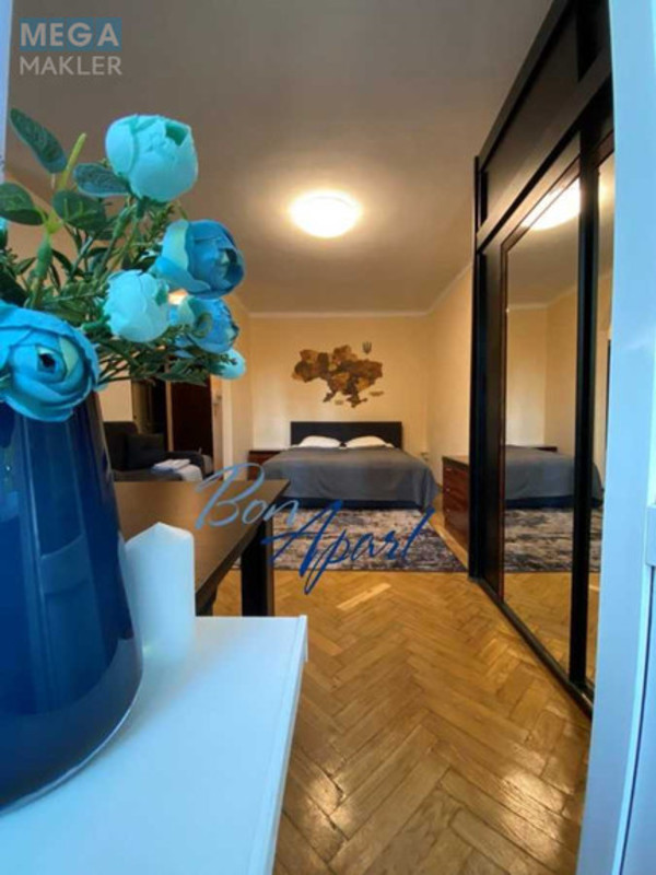 Продаж 1 кімнатної квартири (28/?/5), 3 пов. 5 пов. будинку, <a class="location-link" href="/kiev/" title="Недвижимость Київ">Київ</a>, <a class="location-link" href="/kiev/pecherskij/" title="Недвижимость Печерський район">Печерський р-н</a>, Лесі Українки бульв., 13 (изображение 1)