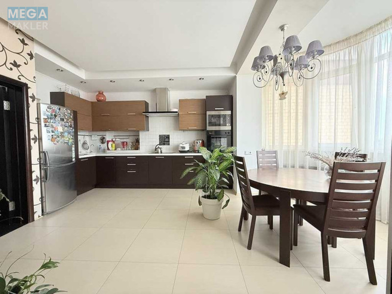Оренда 3 кімнатної квартири, <a class="location-link" href="/kiev/" title="Недвижимость Київ">Київ</a>, <a class="location-link" href="/kiev/shevchenkovskij/" title="Недвижимость Шевченківський район">Шевченківський р-н</a>, Вячеслава Чорновола вул., 25 (изображение 1)
