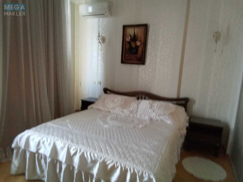 Оренда 1 кімнатної квартири, <a class="location-link" href="/odessa/" title="Недвижимость Одеса">Одеса</a>, <a class="location-link" href="/odessa/primorskij/" title="Недвижимость Приморський район">Приморський р-н</a>, Литературная, 12а (изображение 1)