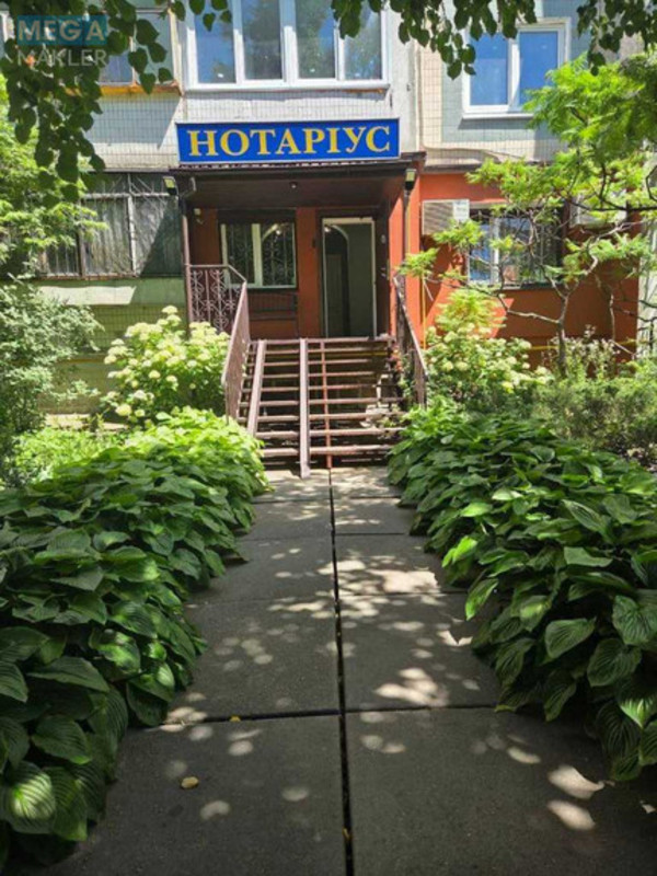 Оренда комерційної нерухомості, 38 кв.м, <a class="location-link" href="/kiev/" title="Недвижимость Київ">Київ</a>, <a class="location-link" href="/kiev/svyatoshinskij/" title="Недвижимость Святошинський район">Святошинський р-н</a>, Чорнобильська вул., 18 (изображение 1)
