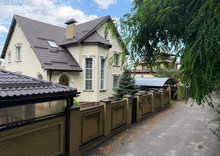 Продаж дома, 2 поверху, 350 кв.м, 7 кімнат, ділянка 8 соток