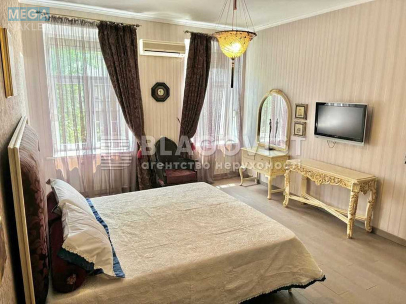 Продаж 2 кімнатної квартири (74/47/13), 5 пов. 5 пов. будинку, <a class="location-link" href="/kiev/" title="Недвижимость Київ">Київ</a>, <a class="location-link" href="/kiev/pecherskij/" title="Недвижимость Печерський район">Печерський р-н</a>, Институтская ул., 24/7 (изображение 1)