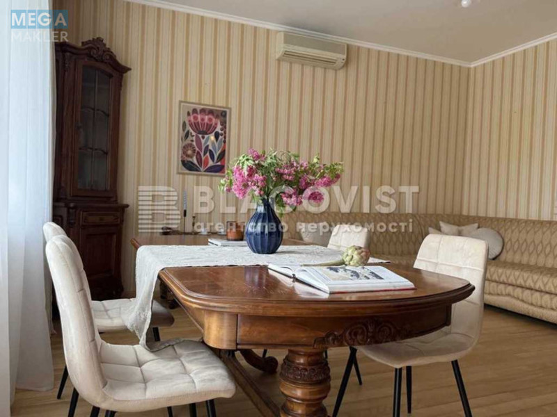 Оренда 4 кімнатні квартири, <a class="location-link" href="/kiev/" title="Недвижимость Київ">Київ</a>, <a class="location-link" href="/kiev/pecherskij/" title="Недвижимость Печерський район">Печерський р-н</a>, Виноградный пер., 4 (изображение 1)