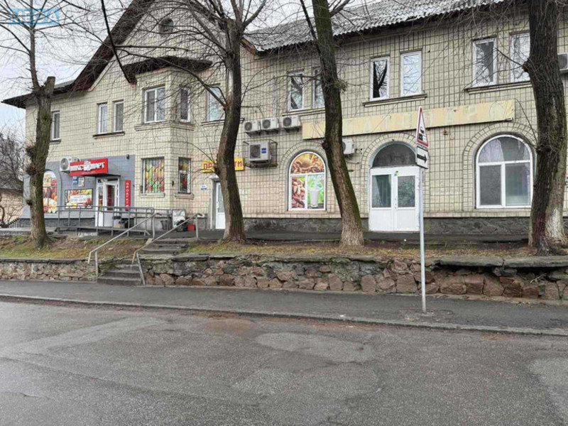 Оренда окремої будівлі/побудови, 180 кв.м, <a class="location-link" href="/kiev/" title="Недвижимость Київ">Київ</a>, <a class="location-link" href="/kiev/solomenskij/" title="Недвижимость Солом'янський район">Солом'янський р-н</a>, Монтажників вул., 101 (изображение 1)