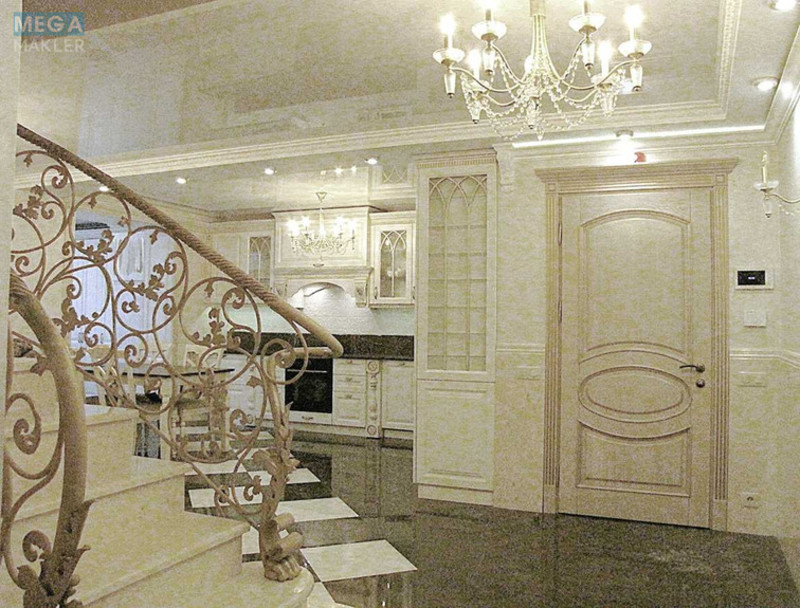 Продаж 4 кімнатної квартири (166/88/55), 10 пов. 11 пов. будинку, <a class="location-link" href="/sofievskaya-borshagovka/" title="Недвижимость Софіївська Борщагівка">Софіївська Борщагівка</a>, Боголюбова, 16 (изображение 1)