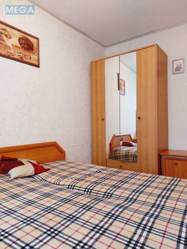 Оренда 3 кімнатної квартири, <a class="location-link" href="/kiev/" title="Недвижимость Київ">Київ</a>, <a class="location-link" href="/kiev/solomenskij/" title="Недвижимость Солом'янський район">Солом'янський р-н</a>, Вацлава Гавела бульв., 7Б (изображение 1)