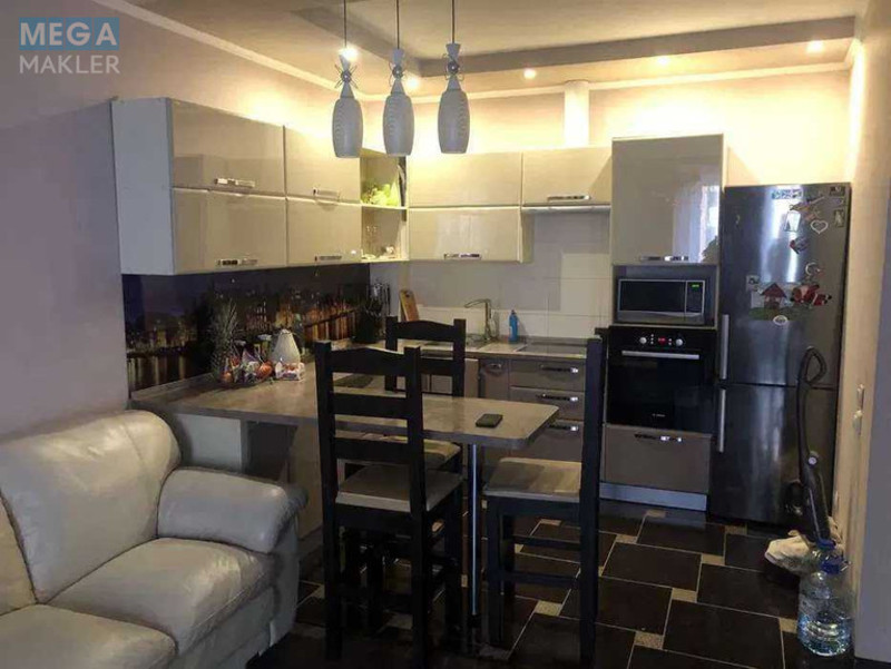 Оренда 1 кімнатної квартири, <a class="location-link" href="/kiev/" title="Недвижимость Київ">Київ</a>, <a class="location-link" href="/kiev/svyatoshinskij/" title="Недвижимость Святошинський район">Святошинський р-н</a>, Клавдіївська вул., 40г (изображение 1)