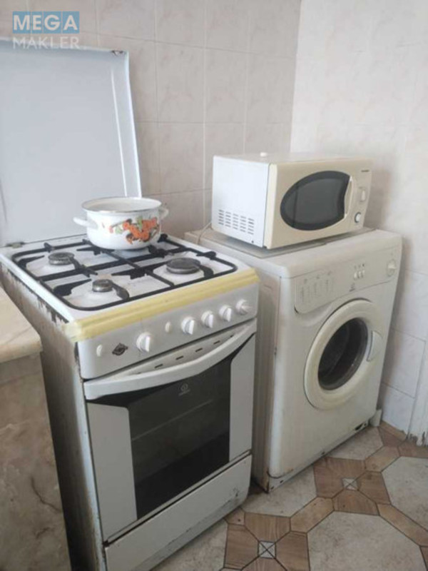 Оренда 3 кімнатної квартири, <a class="location-link" href="/odessa/" title="Недвижимость Одеса">Одеса</a>, <a class="location-link" href="/odessa/malinovskij/" title="Недвижимость Малиновський район">Малиновський р-н</a>, Степовая, 16 (изображение 1)