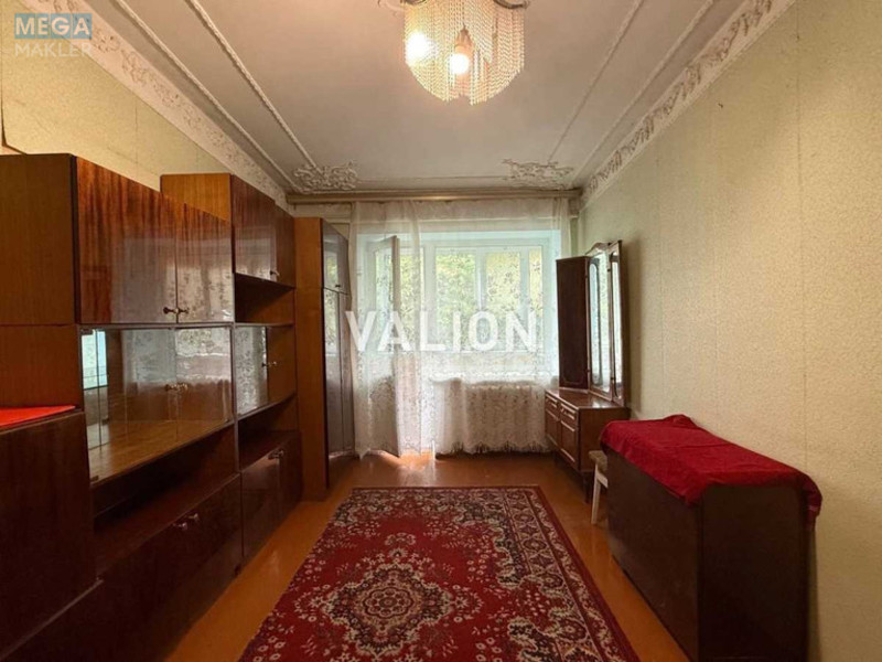 Продаж 3 кімнатної квартири (50/35/5), 5 пов. 5 пов. будинку, <a class="location-link" href="/kiev/" title="Недвижимость Київ">Київ</a>, <a class="location-link" href="/kiev/podolskij/" title="Недвижимость Подільський район">Подільський р-н</a>, Кирилівська вул., 110 (изображение 1)