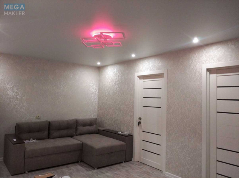 Оренда 4 кімнатні квартири, <a class="location-link" href="/odessa/" title="Недвижимость Одеса">Одеса</a>, <a class="location-link" href="/odessa/malinovskij/" title="Недвижимость Малиновський район">Малиновський р-н</a>, Генерала Петрова, 61а (изображение 1)