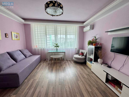 Продаж 1 кімнатної квартири (57/16/27), 4 пов. 24 пов. будинку, <a class="location-link" href="/kiev/" title="Недвижимость Київ">Київ</a>, <a class="location-link" href="/kiev/podolskij/" title="Недвижимость Подільський район">Подільський р-н</a>, Вишгородська вул., 45/7 (изображение 1)