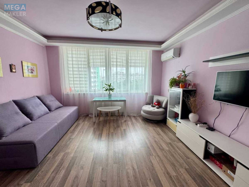 Продаж 1 кімнатної квартири (57/16/27), 4 пов. 24 пов. будинку, <a class="location-link" href="/kiev/" title="Недвижимость Київ">Київ</a>, <a class="location-link" href="/kiev/podolskij/" title="Недвижимость Подільський район">Подільський р-н</a>, Вишгородська вул., 45/7 (изображение 1)