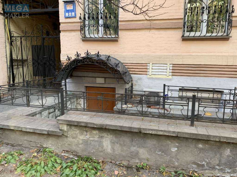 Продаж комерційної нерухомості, 110&nbsp;кв.м, под магазин, <a class="location-link" href="/kiev/" title="Недвижимость Київ">Київ</a>, <a class="location-link" href="/kiev/pecherskij/" title="Недвижимость Печерський район">Печерський р-н</a>, Станіславського вул., 3 (изображение 1)