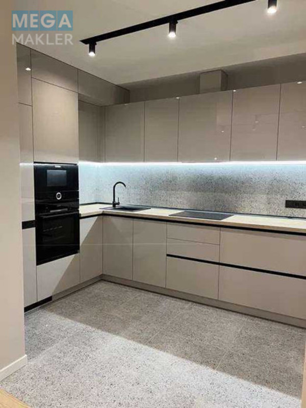 Продаж 2 кімнатної квартири (66/50/8), 12 пов. 16 пов. будинку, <a class="location-link" href="/kiev/" title="Недвижимость Київ">Київ</a>, <a class="location-link" href="/kiev/svyatoshinskij/" title="Недвижимость Святошинський район">Святошинський р-н</a>, Победы просп., 71а (изображение 1)