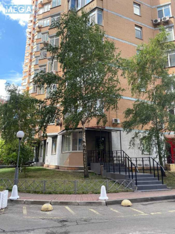 Оренда комерційної нерухомості, 88 кв.м, <a class="location-link" href="/kiev/" title="Недвижимость Київ">Київ</a>, <a class="location-link" href="/kiev/pecherskij/" title="Недвижимость Печерський район">Печерський р-н</a>, Евгения Коновальца ул., 32Г (изображение 1)
