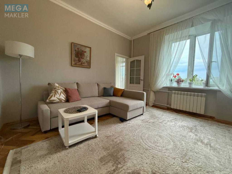 Продаж 3 кімнатної квартири (65/44/7), 5 пов. 5 пов. будинку, <a class="location-link" href="/kiev/" title="Недвижимость Київ">Київ</a>, <a class="location-link" href="/kiev/podolskij/" title="Недвижимость Подільський район">Подільський р-н</a>, Вишгородська вул., 4 (изображение 1)