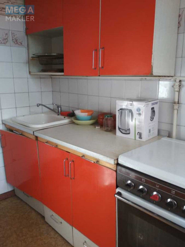 Оренда 2 кімнатної квартири, <a class="location-link" href="/kiev/" title="Недвижимость Київ">Київ</a>, <a class="location-link" href="/kiev/dneprovskij/" title="Недвижимость Дніпровський район">Дніпровський р-н</a>, Будівельників вул., 33 (изображение 1)