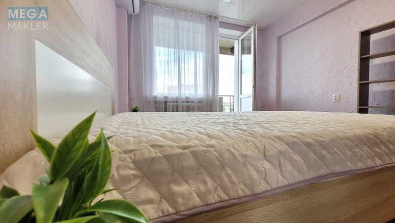 Оренда 2 кімнатної квартири, <a class="location-link" href="/kiev/" title="Недвижимость Київ">Київ</a>, <a class="location-link" href="/kiev/dneprovskij/" title="Недвижимость Дніпровський район">Дніпровський р-н</a>, Харьковское шоссе, 2А (изображение 1)