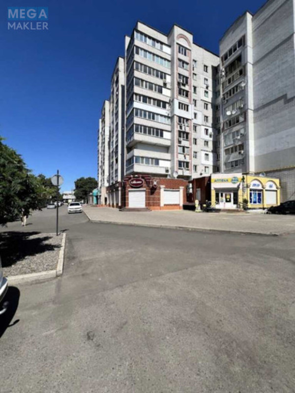 Продаж 1 кімнатної квартири (42/22/9), 8 пов. 11 пов. будинку, <a class="location-link" href="/cherkassi/" title="Недвижимость Черкаси">Черкаси</a>, <a class="location-link" href="/cherkassi/pridneprovskij/" title="Недвижимость Придніпровський район">Придніпровський р-н</a>, Шевченка, 135 (изображение 1)