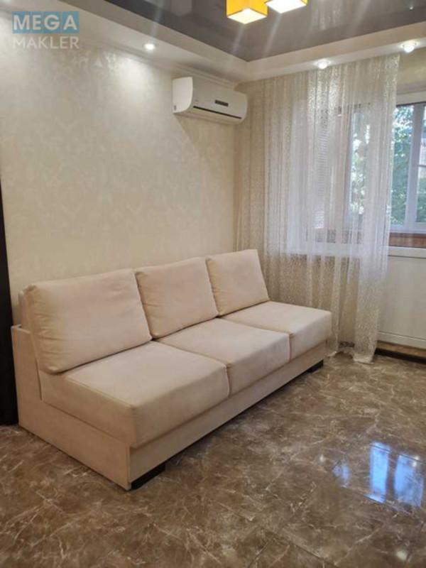 Оренда 3 кімнатної квартири, <a class="location-link" href="/kiev/" title="Недвижимость Київ">Київ</a>, <a class="location-link" href="/kiev/pecherskij/" title="Недвижимость Печерський район">Печерський р-н</a>, Лесі Українки бульв., 18а (изображение 1)