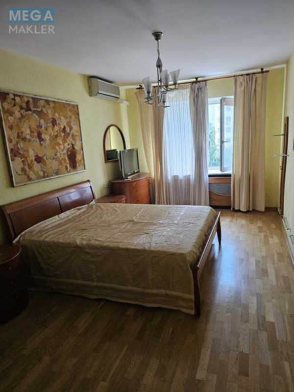 Оренда 3 кімнатної квартири, <a class="location-link" href="/kiev/" title="Недвижимость Київ">Київ</a>, <a class="location-link" href="/kiev/solomenskij/" title="Недвижимость Солом'янський район">Солом'янський р-н</a>, Вузівська вул., 5 (изображение 1)
