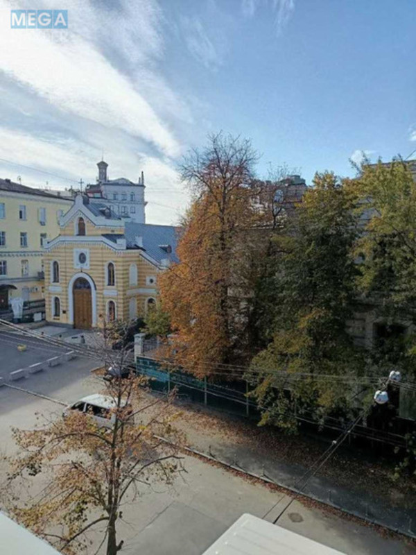 Оренда 2 кімнатної квартири, <a class="location-link" href="/kiev/" title="Недвижимость Київ">Київ</a>, <a class="location-link" href="/kiev/pecherskij/" title="Недвижимость Печерський район">Печерський р-н</a>, Лютеранська вул. (изображение 1)
