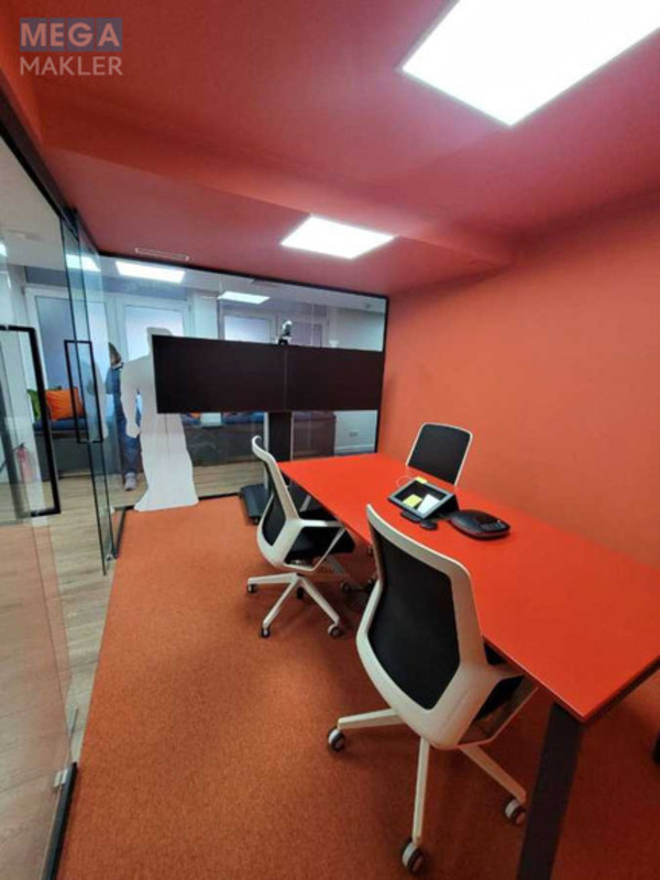 Продаж комерційної нерухомості, 270&nbsp;кв.м, под офис, <a class="location-link" href="/kiev/" title="Недвижимость Київ">Київ</a>, <a class="location-link" href="/kiev/pecherskij/" title="Недвижимость Печерський район">Печерський р-н</a>, Скоропадского Павла ул., 39 (изображение 1)