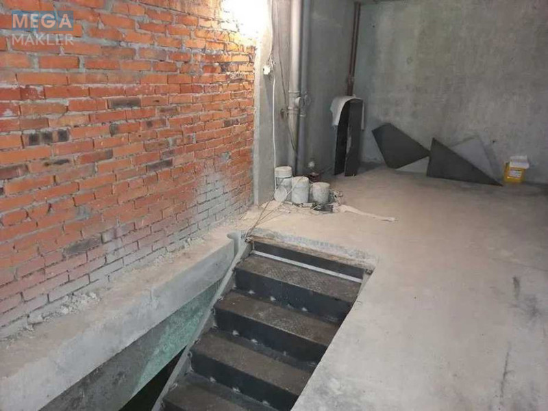 Продаж комерційної нерухомості, 256&nbsp;кв.м, под офис, <a class="location-link" href="/kiev/" title="Недвижимость Київ">Київ</a>, <a class="location-link" href="/kiev/goloseevskij/" title="Недвижимость Голосіївський район">Голосіївський р-н</a>, Михаила Максимовича ул., 3г (изображение 1)