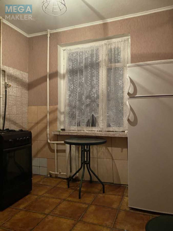 Продаж 2 кімнатної квартири (50/30/8), 3 пов. 9 пов. будинку, <a class="location-link" href="/kiev/" title="Недвижимость Київ">Київ</a>, <a class="location-link" href="/kiev/svyatoshinskij/" title="Недвижимость Святошинський район">Святошинський р-н</a>, Зодчих ул., 34 (изображение 1)