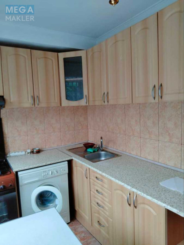 Оренда 2 кімнатної квартири, <a class="location-link" href="/kiev/" title="Недвижимость Київ">Київ</a>, <a class="location-link" href="/kiev/shevchenkovskij/" title="Недвижимость Шевченківський район">Шевченківський р-н</a>, Салютна вул., 25 (изображение 1)