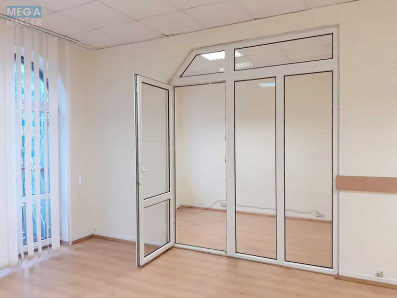 Оренда комерційної нерухомості, 228 кв.м, под офис, <a class="location-link" href="/kiev/" title="Недвижимость Київ">Київ</a>, <a class="location-link" href="/kiev/pecherskij/" title="Недвижимость Печерський район">Печерський р-н</a>, Іоанна Павла ІІ вул. (изображение 1)